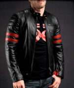#05  Jacket Negro con detalles rojos