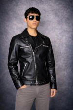 CASACA DE CUERO NEGAN JACKET - Image 2